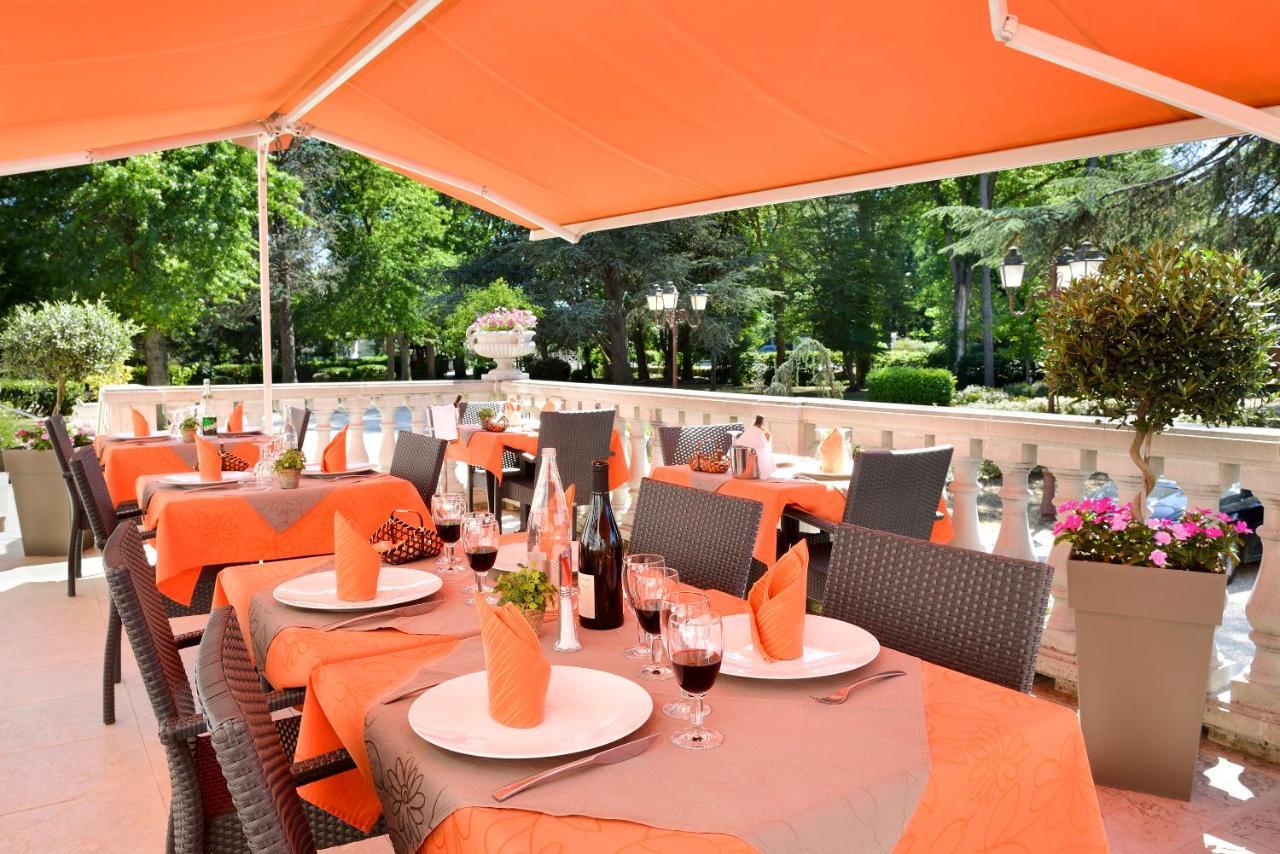 Logis Hotel Restaurant Le Parc Salbris Exteriér fotografie