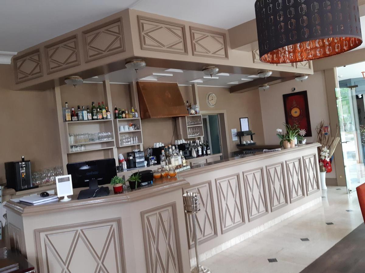 Logis Hotel Restaurant Le Parc Salbris Exteriér fotografie